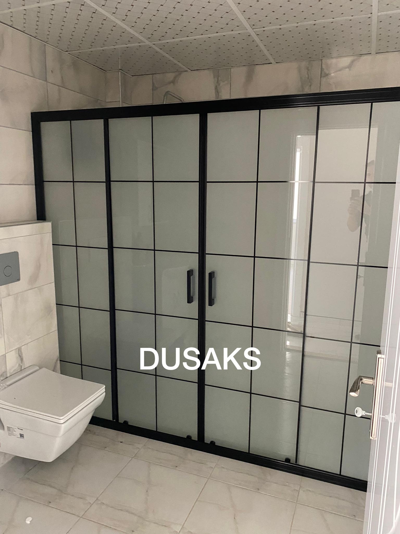 İki Duvar Arası Siyah Çizgili Komple Kumlamalı Duşakabin H190