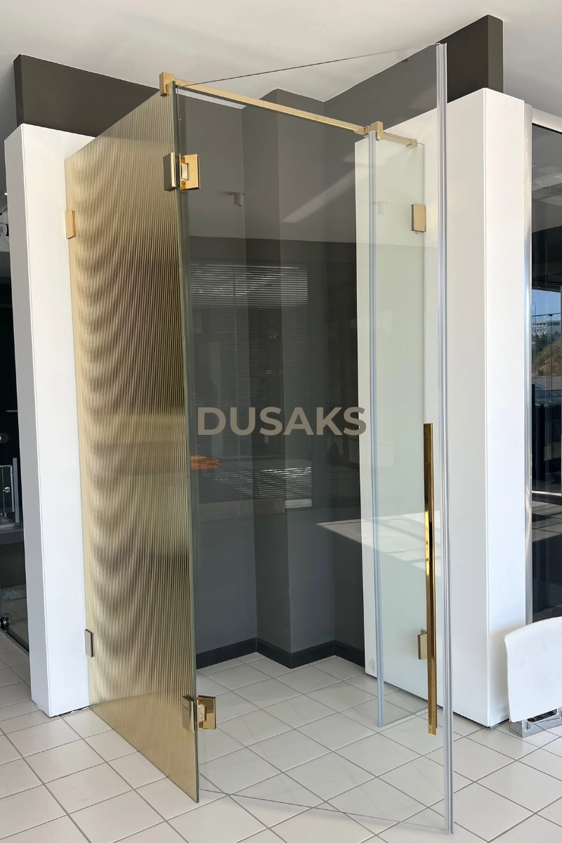 Gold Menteşeli Nervürlü Cam Duşakabin H200 Kare