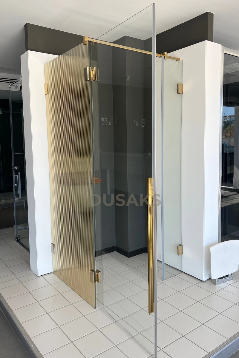 Gold Menteşeli Nervürlü Cam Duşakabin H200 Kare