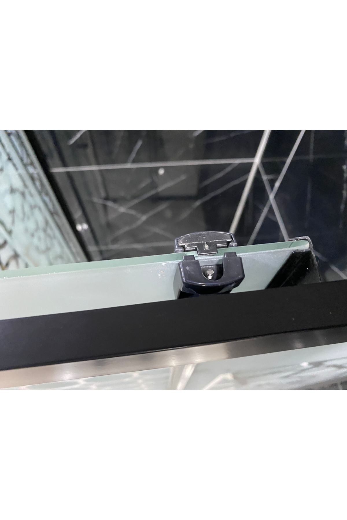 Siyah Duşakabin Selçuklu Desenli Kumlamalı Cam H190