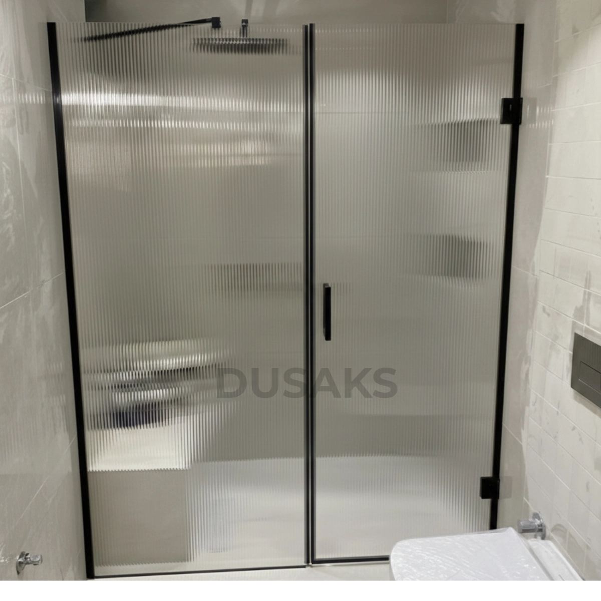 Siyah Menteşeli Nervürlü Cam Duşakabin H 200