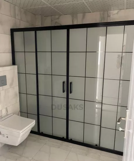 Siyah Çizgili Cam Kumlamalı Duşakabin H190