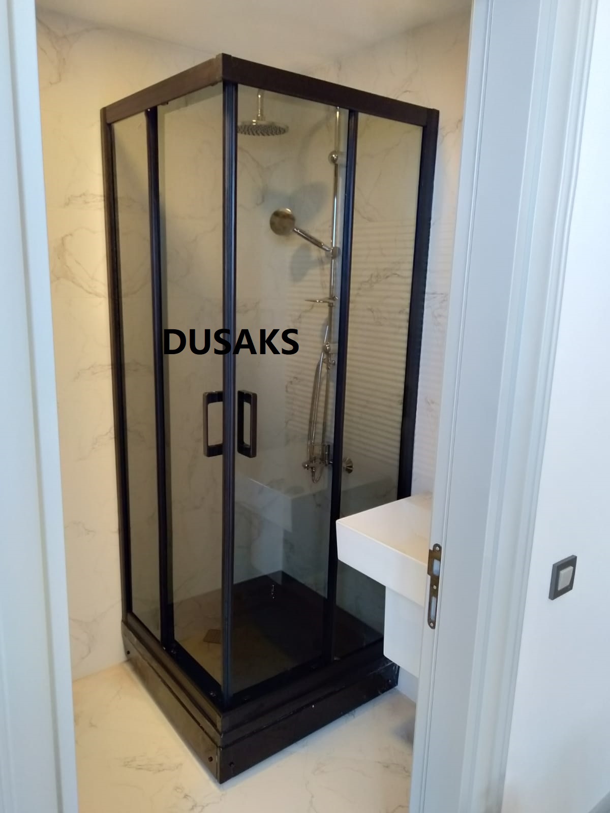 Siyah Duşakabin Füme Cam H 190